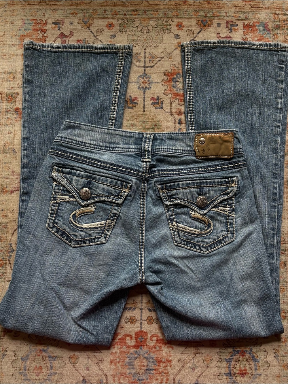 Silver Jeans Women’s Light Blue Boot Cut Denim with Embroidered Pockets